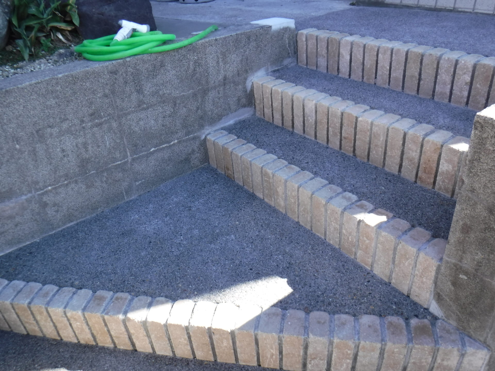 コンクリート階段 お洒落でレトロな階段へ大変身 ヨシダホームのリフォーム施工ブログ